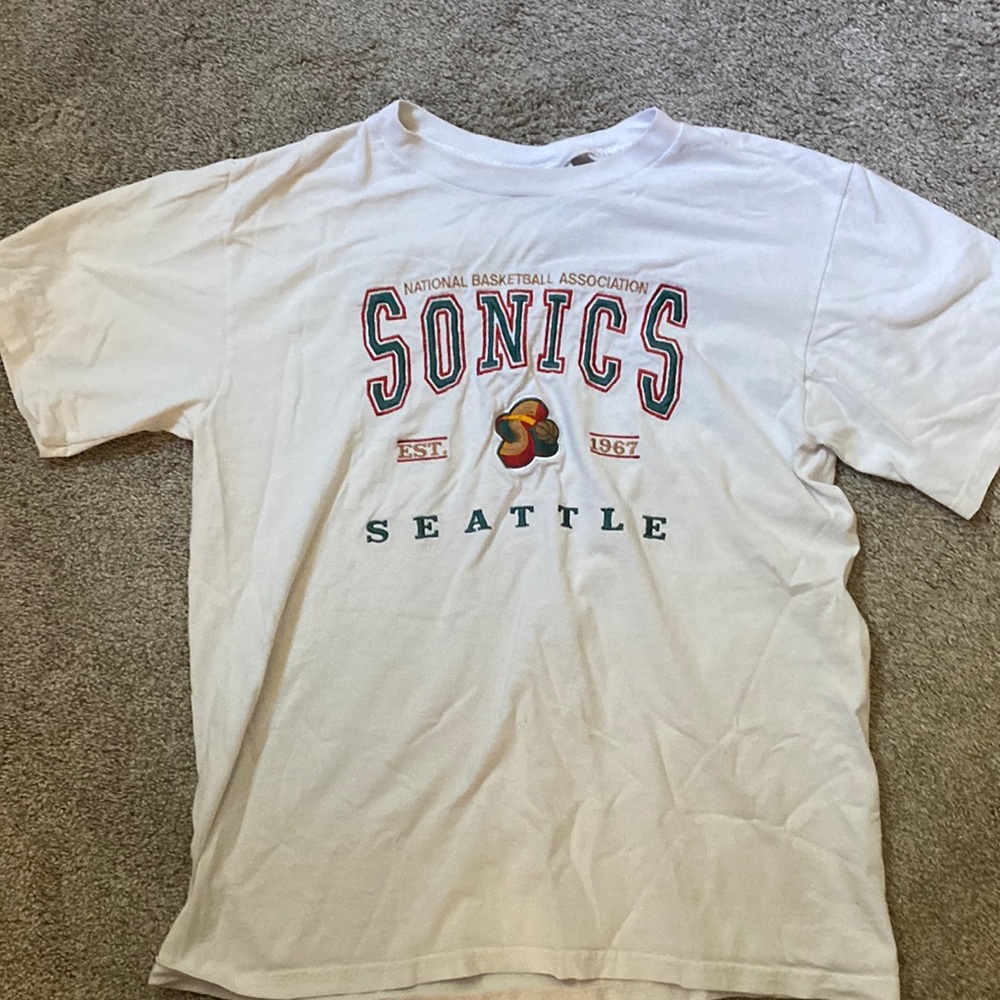 Vintage Seattle Sonics shirt.